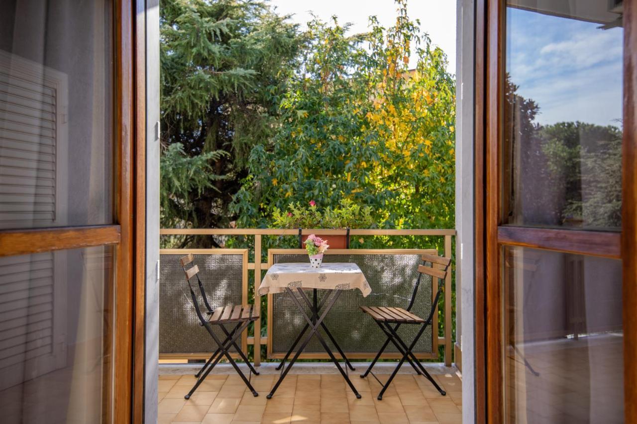 B&B A Casa Di Amici カゼルタ エクステリア 写真