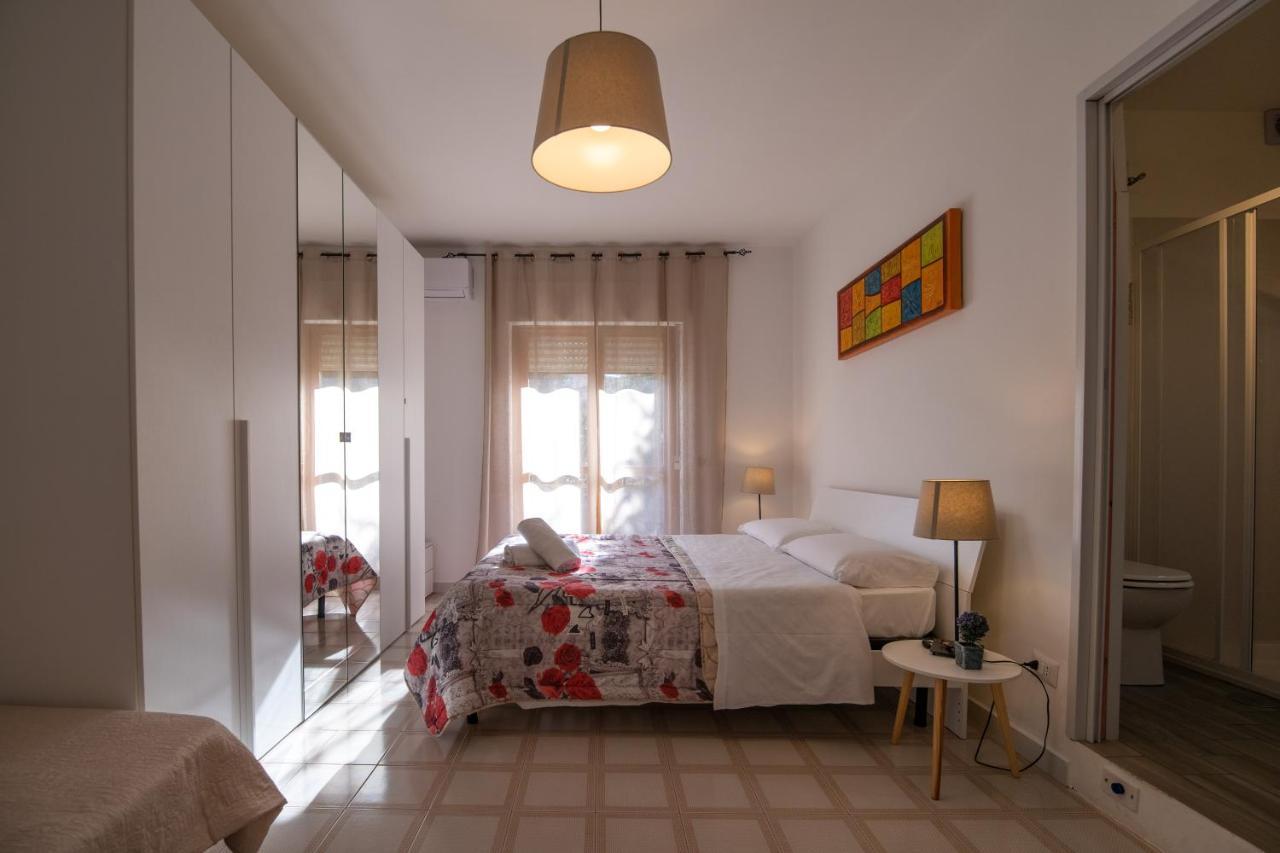 B&B A Casa Di Amici カゼルタ エクステリア 写真