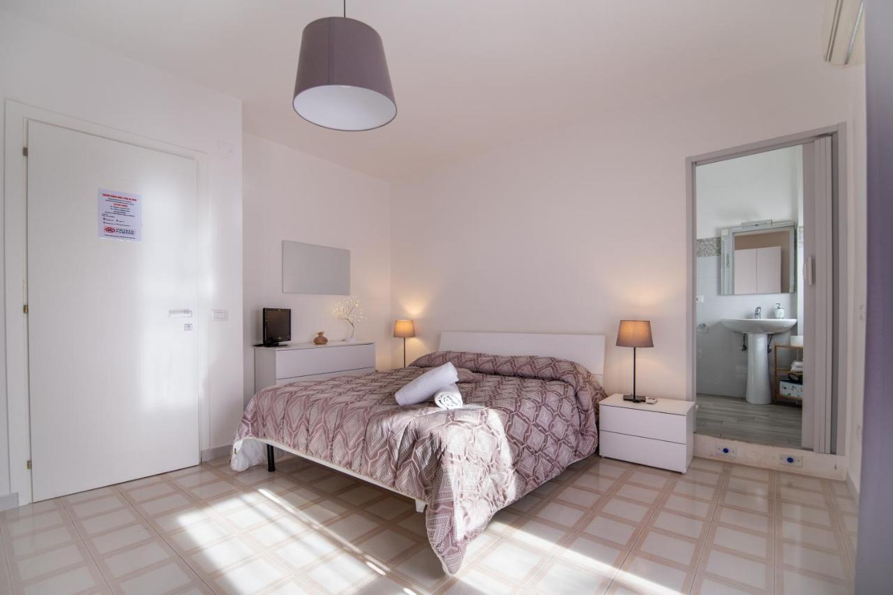 B&B A Casa Di Amici カゼルタ エクステリア 写真